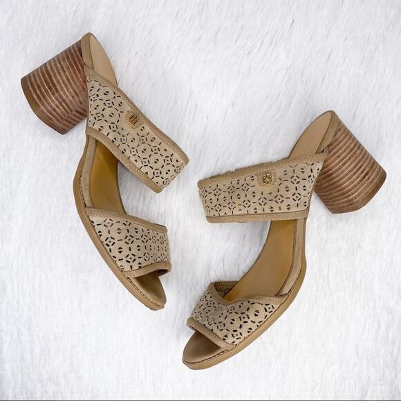 TOMMY HILFIGER / tan laser cut chunky sandals - Picture 1 of 11